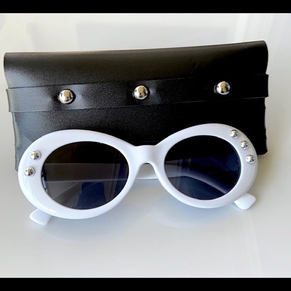 White sunglasses with studs handmade leather pouch - Picture 11 of 14